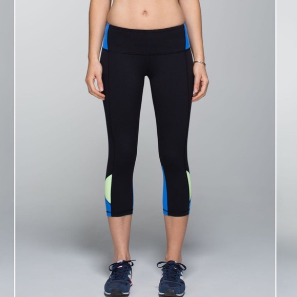 🍋 Lululemon Embody Crop *Full-On Luon - Picture 2 of 8